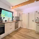 Apartamento Zwischen Den Meeren - Schoene Und Gemuetliche Mit Garten