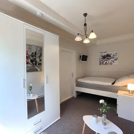 Apartamento Zwischen Den Meeren - Schöne Und Gemütliche Mit Garten *