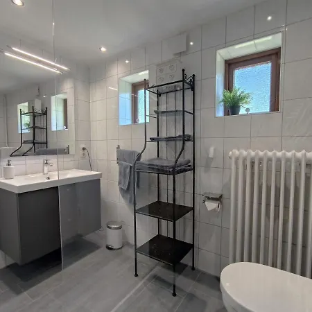 Zwischen Den Meeren - Schöne Und Gemütliche Mit Garten Dorpstedt