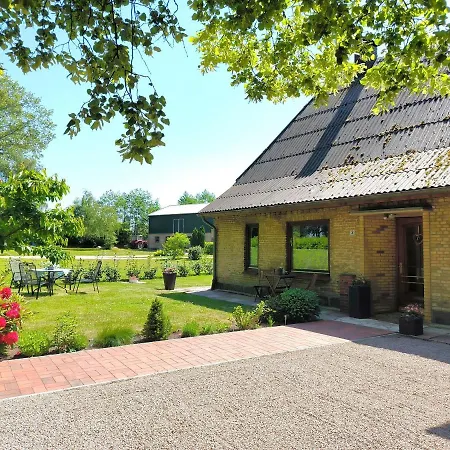 Апартаменты Zwischen Den Meeren - Schoene Und Gemuetliche Mit Garten