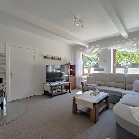 Апартаменты Zwischen Den Meeren - Schoene Und Gemuetliche Mit Garten *