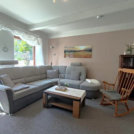Apartamento Zwischen Den Meeren - Schoene Und Gemuetliche Mit Garten