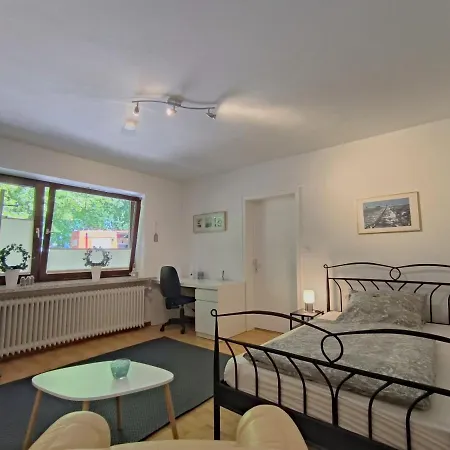 Zwischen Den Meeren - Schoene Und Gemuetliche Mit Garten Апартаменты *